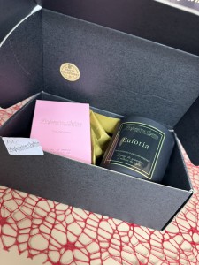 Zestaw prezentowy  świece  perfumy